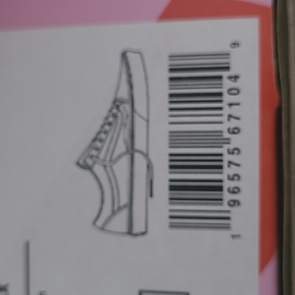 Gucci X Vans beaded suede skate sneaker M7 W8.5 new in box - Picture 7 of 7